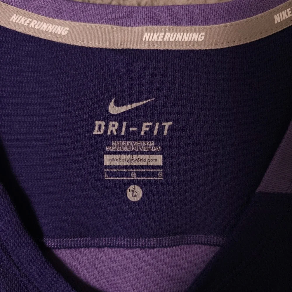 Nike Running Shirt Women Large Purple Dri Fit V Neck Athletic Active Jogging Tee